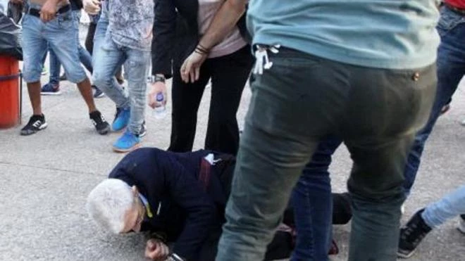 Πρόεδρος δημ. Συμβουλίου Θεσσαλονίκης:» Xτυπούσαν στο κεφάλι τον Μπουτάρη – Έπεσε κάτω από τα χτυπήματα»